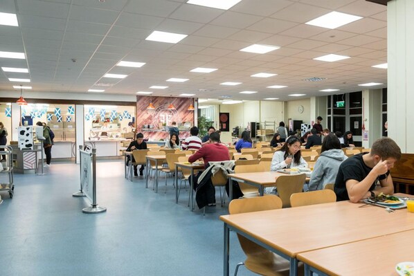 Dining - University of Central London, Ifor Evans Hall - Campus Accommodation (London)