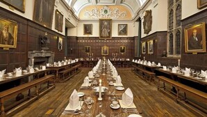 Dining - University of Oxford, Jesus College - Campus Accommodation (Oxford)