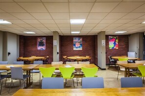 Dining - London School of Economics, Rosebery Hall - Hostel (London)