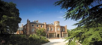 University of Reading, Cedars Hotel