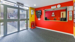 Reception - University of the Arts, Don Gratton House - Campus Accommodation (London)