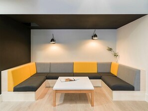 Living area - University of the Arts, Sketch House - Campus Accommodation (London)