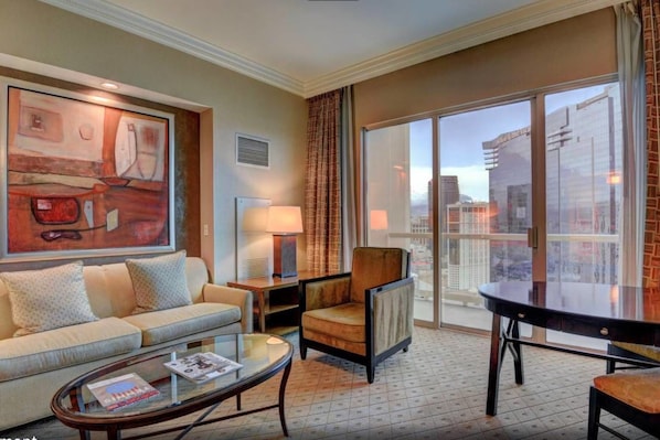 Flat-screen TV - MGM Signature Suites by CREAM (Las Vegas)