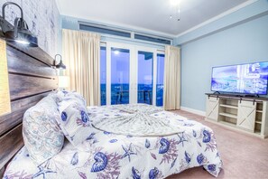 Condo, 3 chambres (2034) | 1 chambre, décor unique, fer et planche à repasser