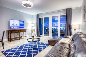 Apartamento, 3 habitaciones (633) | Zona de estar | Televisión de 40 pulgadas con canales por cable