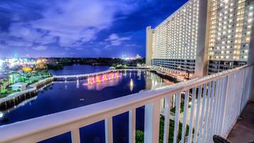 Condo, 1 Bedroom, Balcony, Lake View (535) | Balcony view