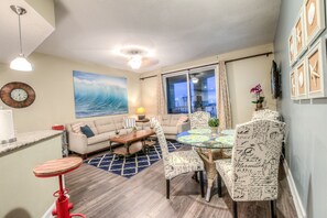 Condo, 1 Bedroom, Balcony, Beach View (2-202)