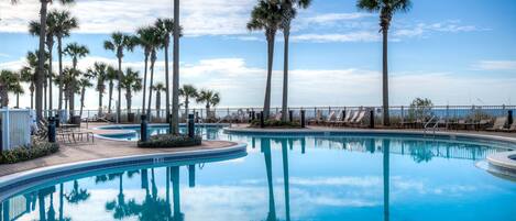 2 piscinas al aire libre