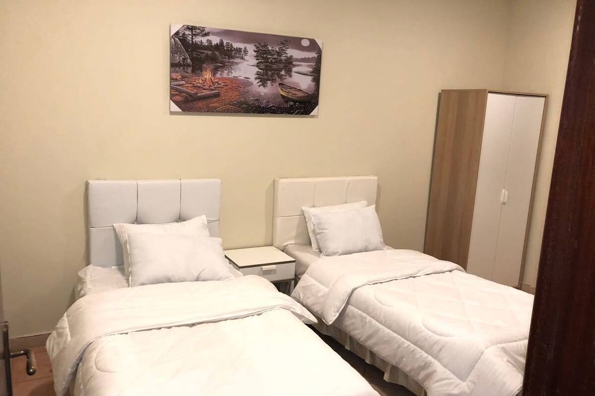 Verdunkelungsvorhänge, Bettwäsche, Rollstuhlgeeignet