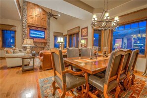 In-room dining - Aspen Crest (Steamboat Springs)