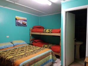 Family Room, Multiple Beds (Familiar)