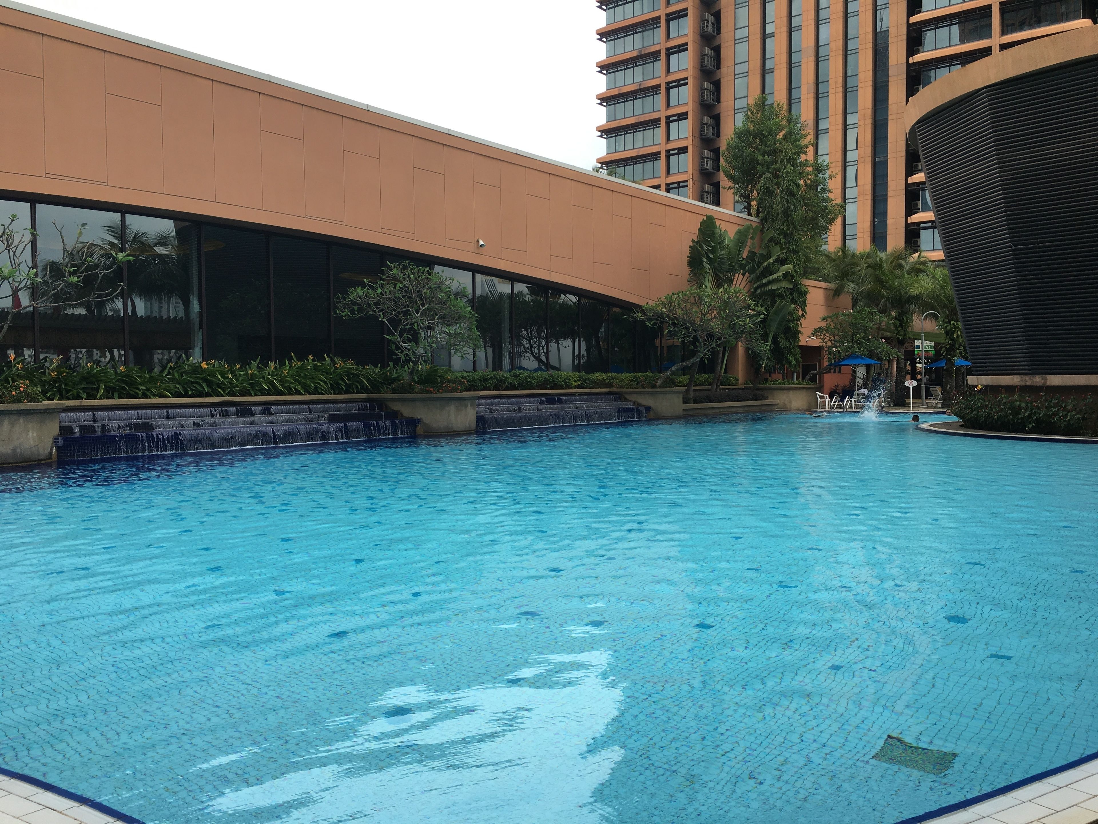 Kolam renang terbuka 