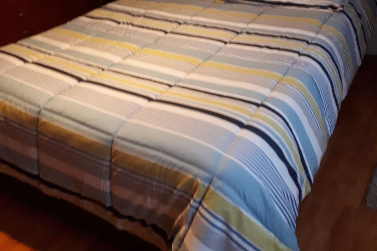 Cortinas blackout, tabla de planchar con plancha y wifi gratis