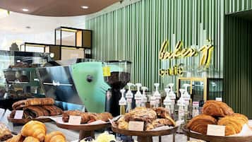 Café da manhã, almoço e jantar; local e internacional