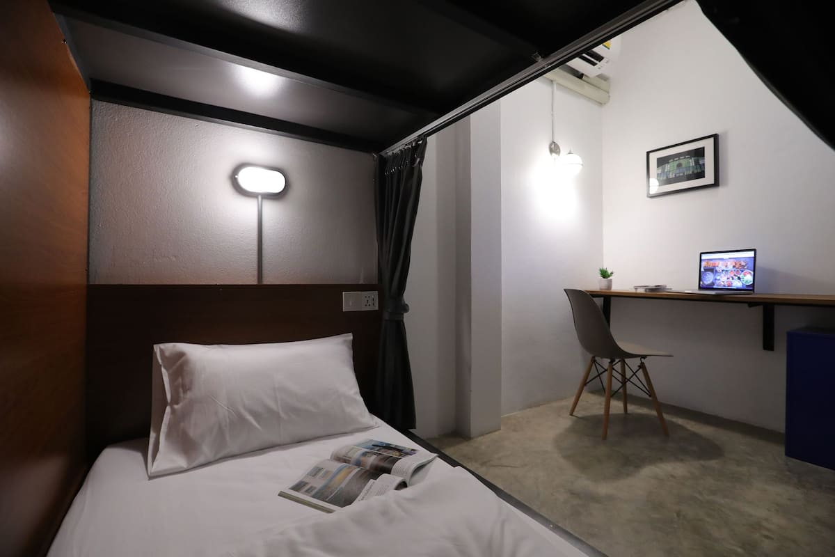 Standard Twin Room with Shared Bathroom 