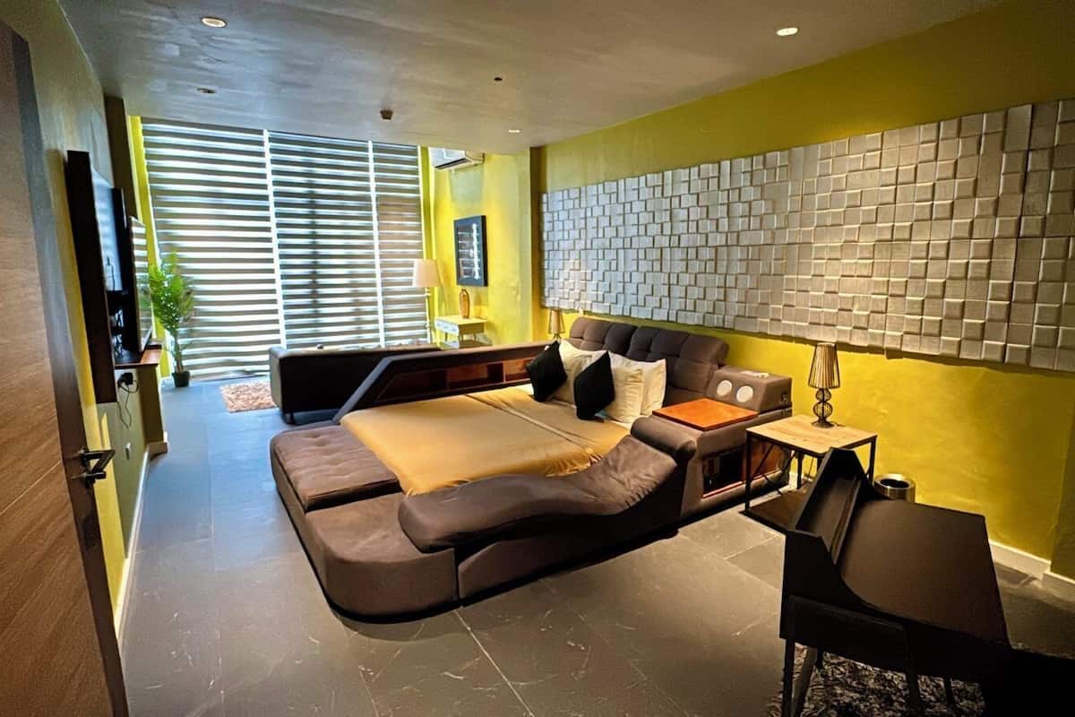 Presidential Room | Premium bedding, in-room safe, free WiFi, bed sheets
