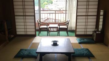 Kamar Quadruple Tradisional (A)