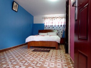 Free WiFi, bed sheets - The Joshua Gardens (Nairobi)