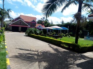 Free self parking - The Joshua Gardens (Nairobi)