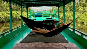 Individuelt dekorert, individuelt innredet, skrivebord og sengetøy