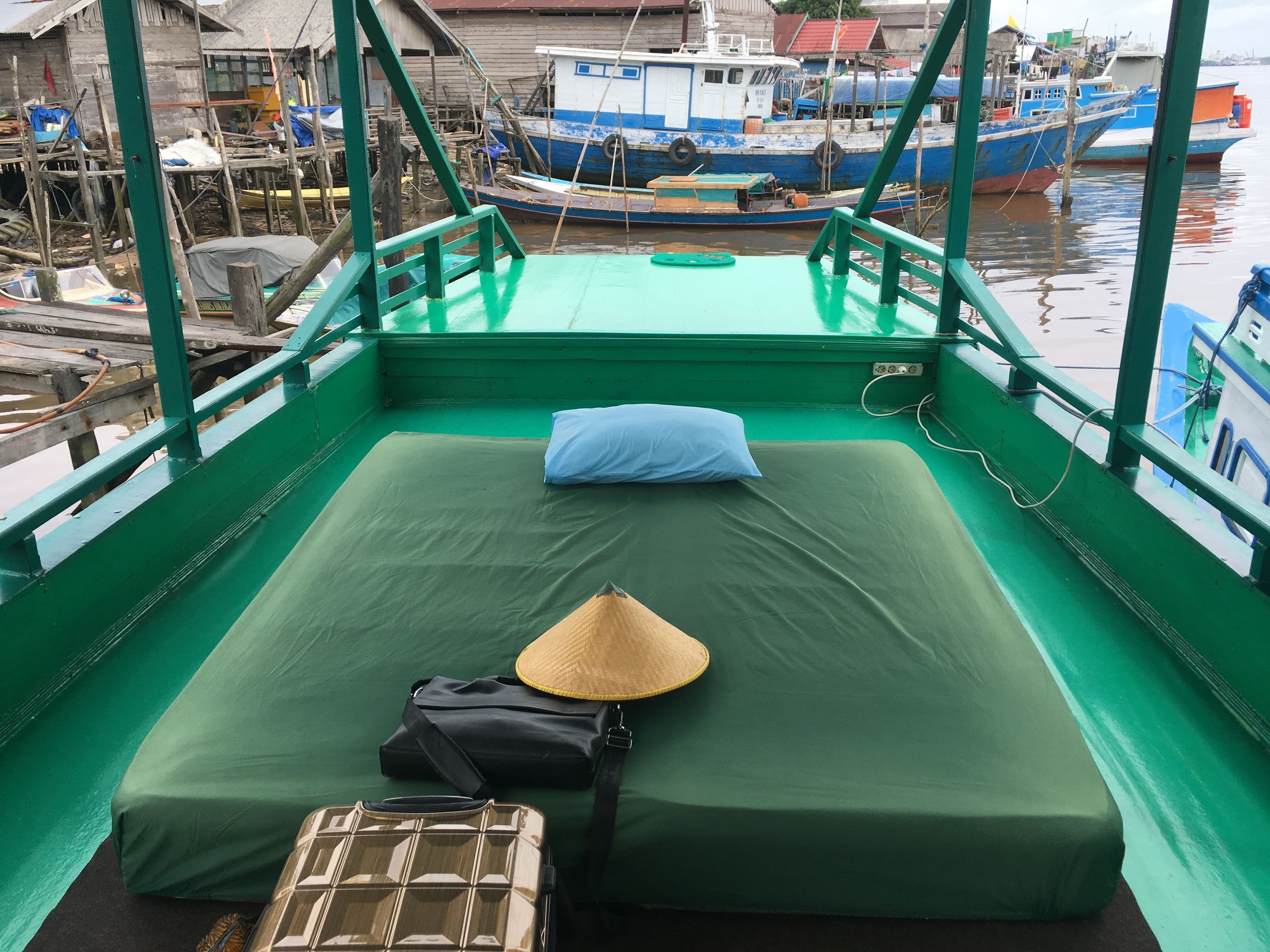 Panoramic Room, 1 Bedroom, River View, Overwater | Individually decorated, individually furnished, desk, bed sheets