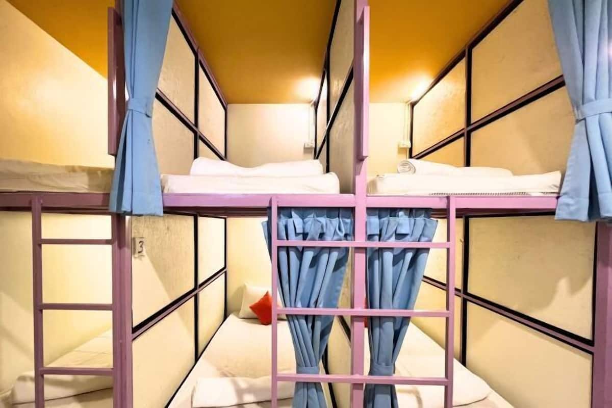 Cofres nos quartos, Wi-Fi de cortesia, roupa de cama
