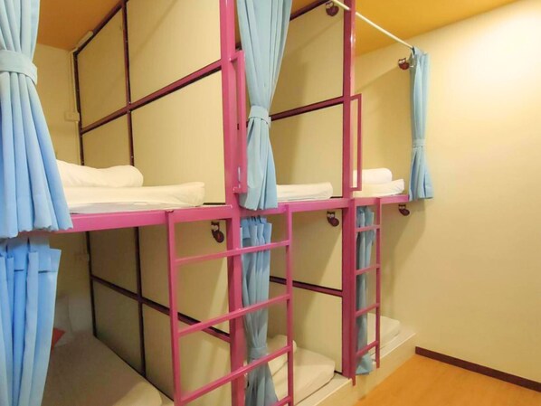 Female Dormitory  | 객실 내 금고, 무료 WiFi, 침대 시트
