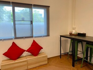 Family Room | Living area - Sleepy Station - Hostel (Karon)