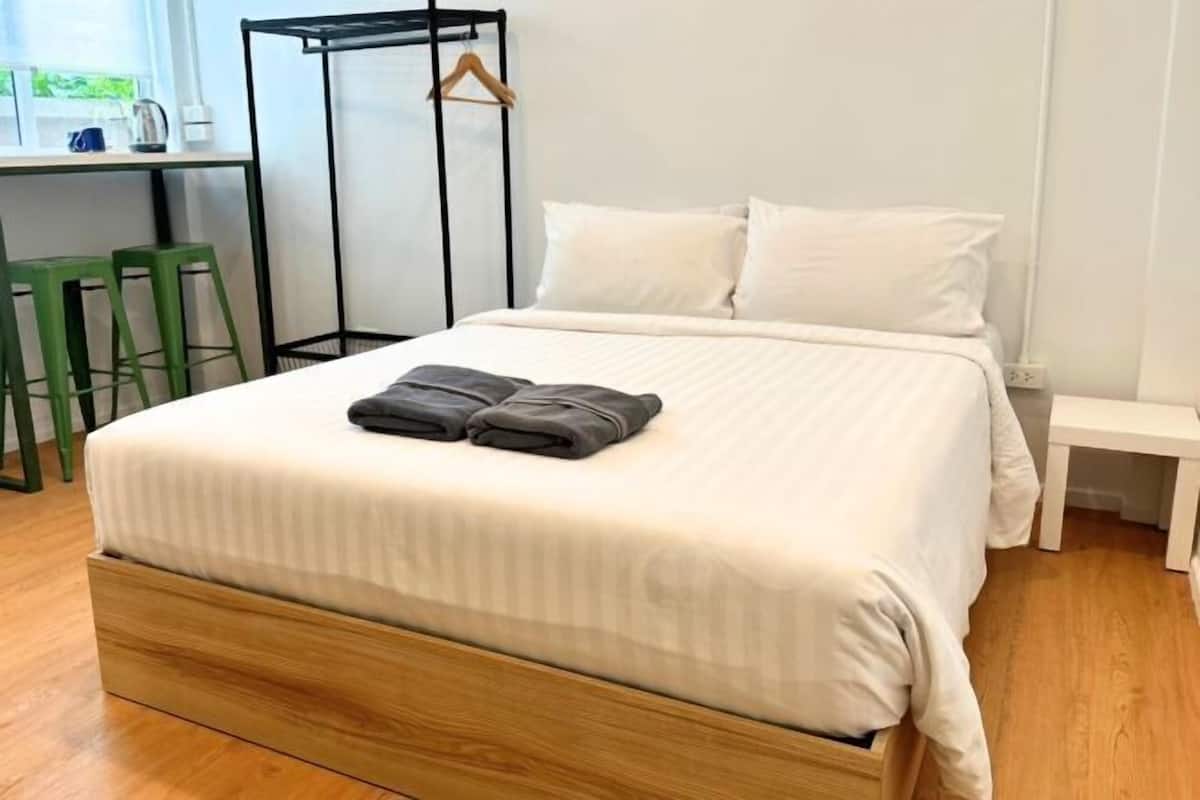 Cofres nos quartos, Wi-Fi de cortesia, roupa de cama