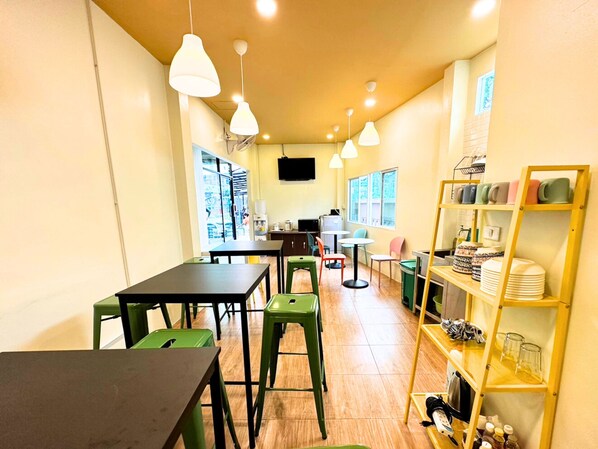Shared fridge, microwave - Sleepy Station - Hostel (Karon)