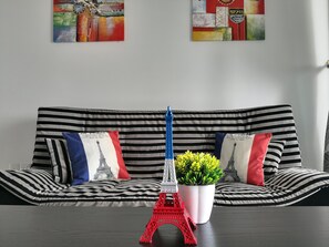 Family Suite, 2 Bedrooms, Non Smoking | Soundproofing, iron/ironing board, free WiFi, bed sheets - Mansion One (George Town)