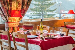 Breakfast, lunch and dinner served  - Azureva La Clusaz Les Confins (La Clusaz)