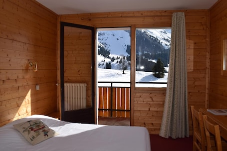 Desk, iron/ironing board, free cribs/infant beds, free WiFi