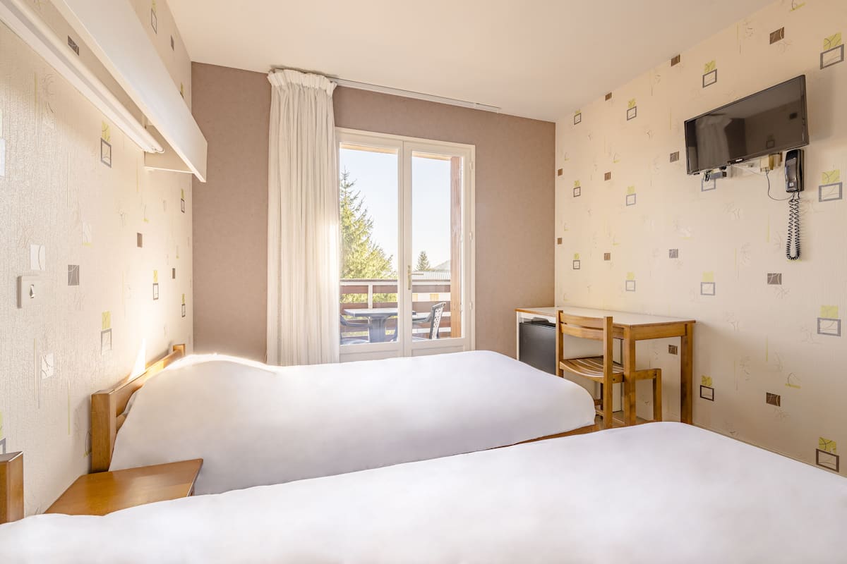 Double or Twin Room, 2 Twin Beds | Individually furnished, free WiFi, bed sheets