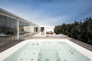 Bañera de hidromasaje exterior