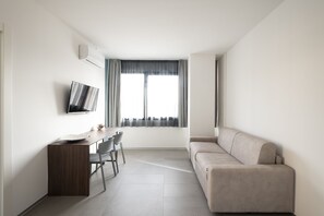 Egyptian cotton sheets, premium bedding, down duvets, in-room safe - Alkamuri Posh Hotel & Spa (Alcamo)