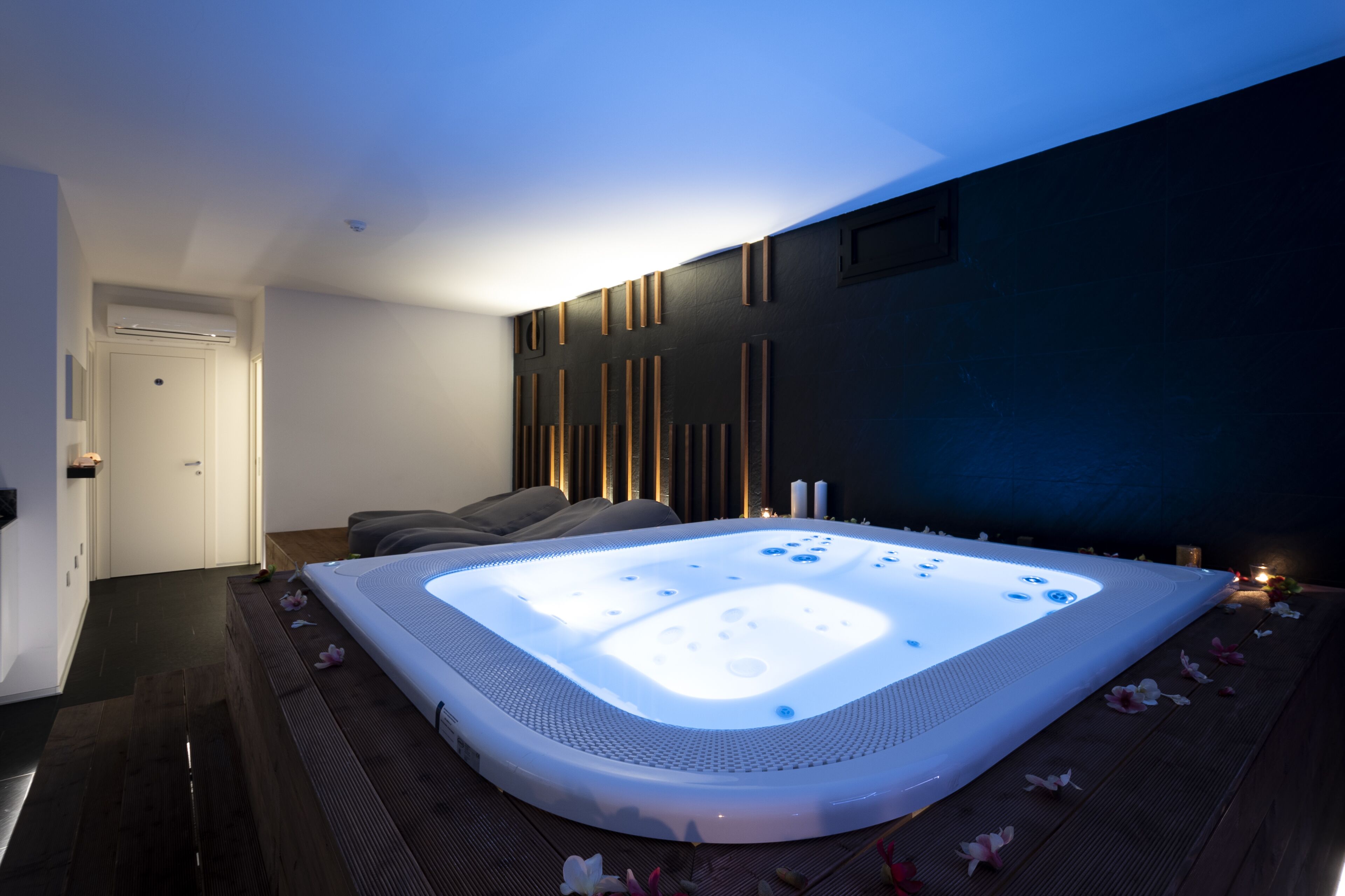 Espace de soins pour les couples, sauna, bain à remous, hammam, hammam