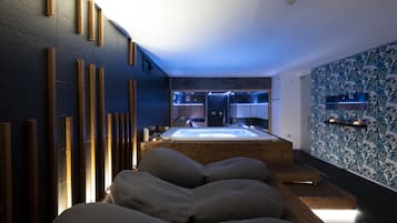 Espace de soins pour les couples, sauna, bain Ă remous, hammam, hammam