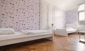 單人房, 共用浴室 | 床單