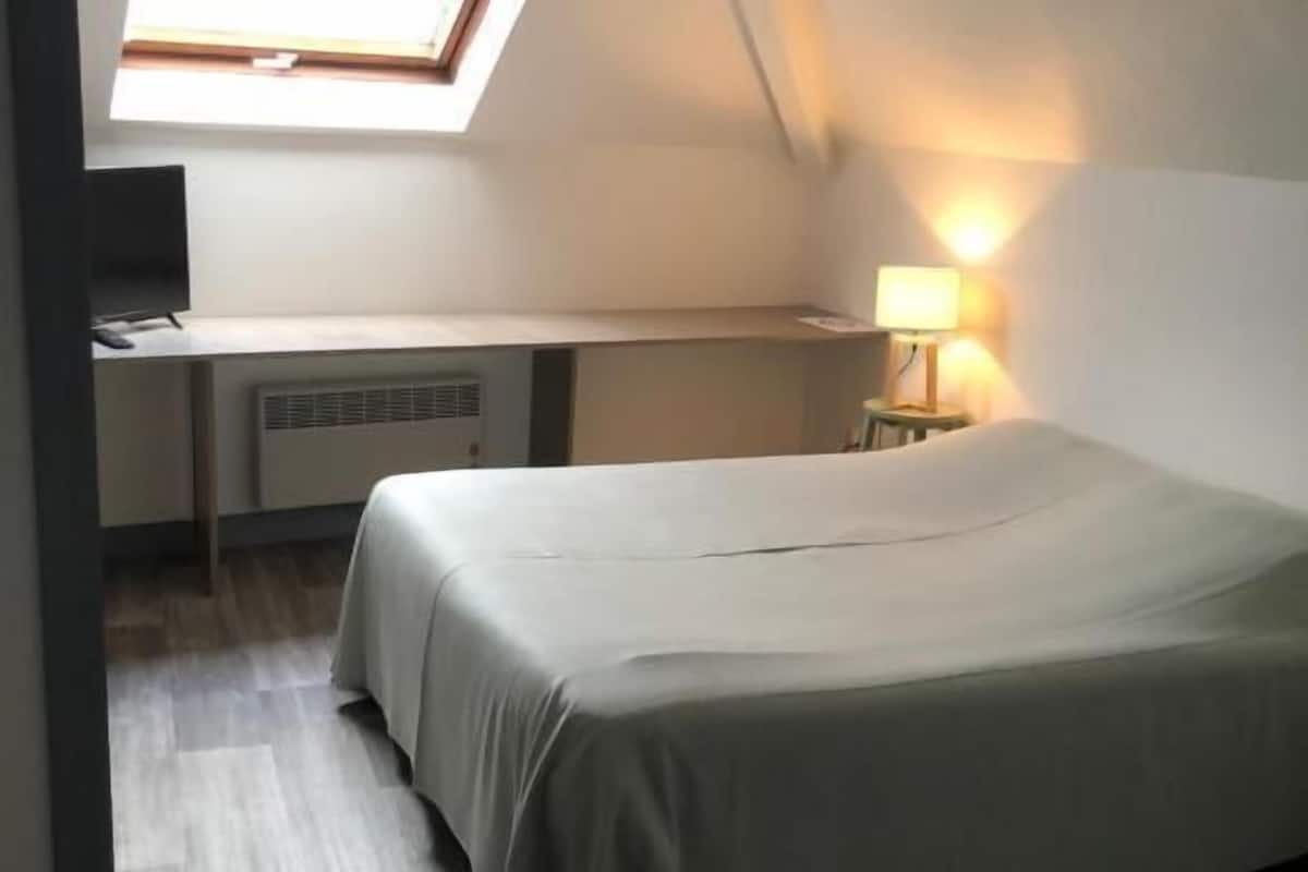 classic triple room | individually furnished, desk, laptop workspace, blackout curtains