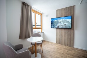 Premium Double Room | Living area