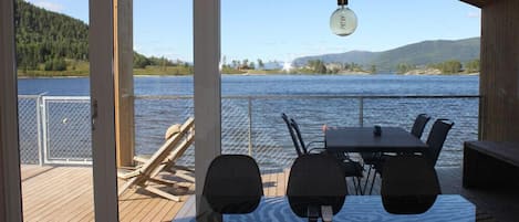 Cottage, 1 Bedroom | In-room dining