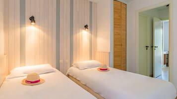 Desk, free WiFi, bed sheets