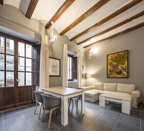 Appartement, 1 slaapkamer | Dineerruimte