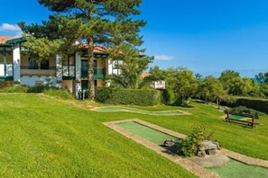Mini-golf