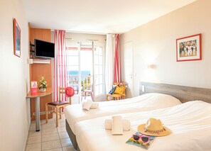 2 室のベッドルーム、アイロン / アイロン台、WiFi (無料)、ベッドシーツ