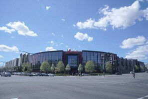 Shopping centre - Melbourne Luxury Villa at Doncaster (Doncaster)