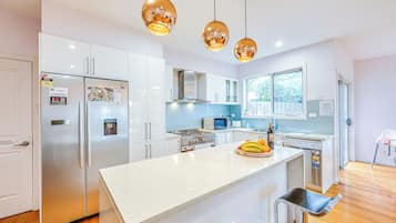 Luxury 3 Bedroom Villa | Private kitchen