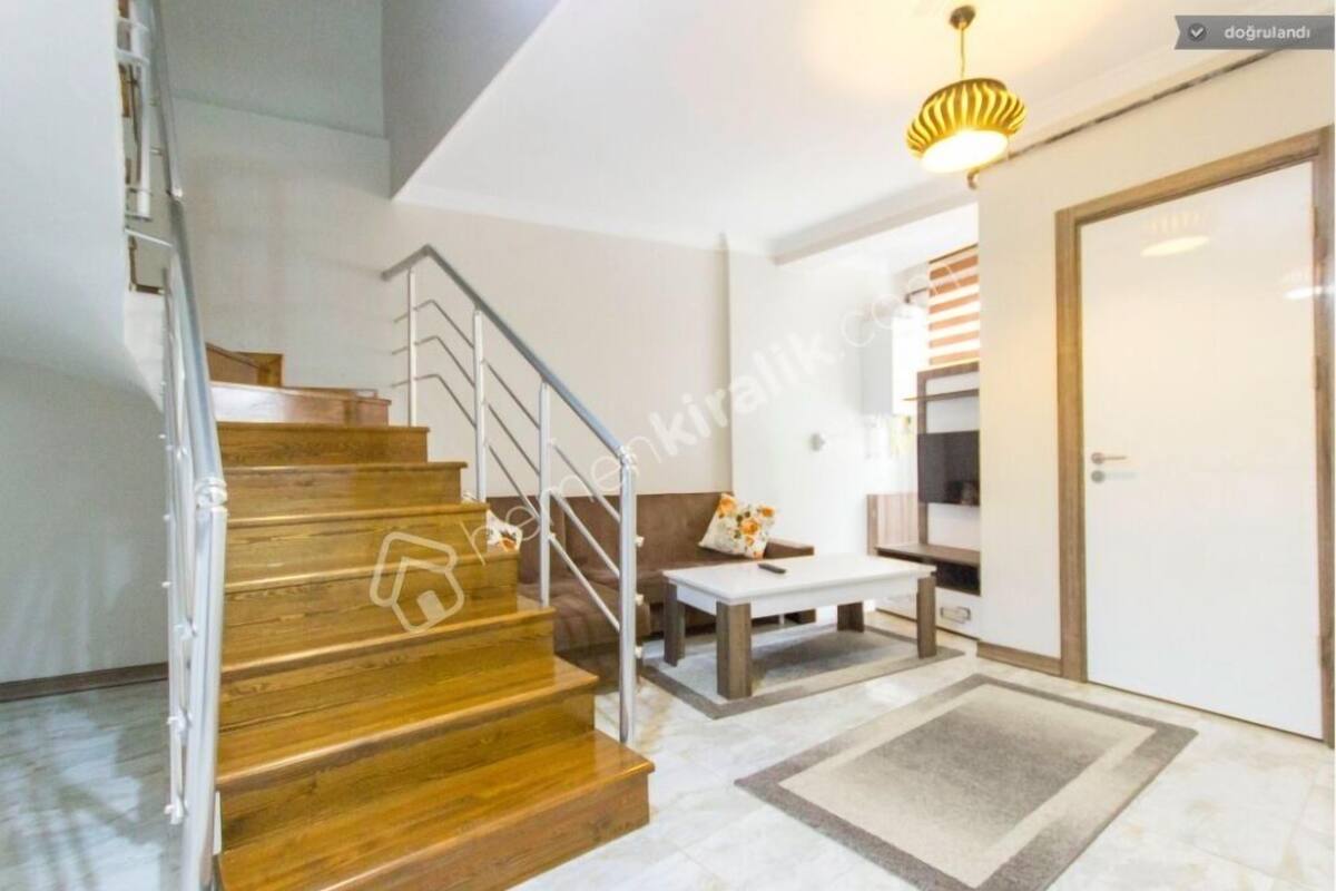 Deluxe-Maisonette, 2 Schlafzimmer | Wohnbereich | LCD-Fernseher