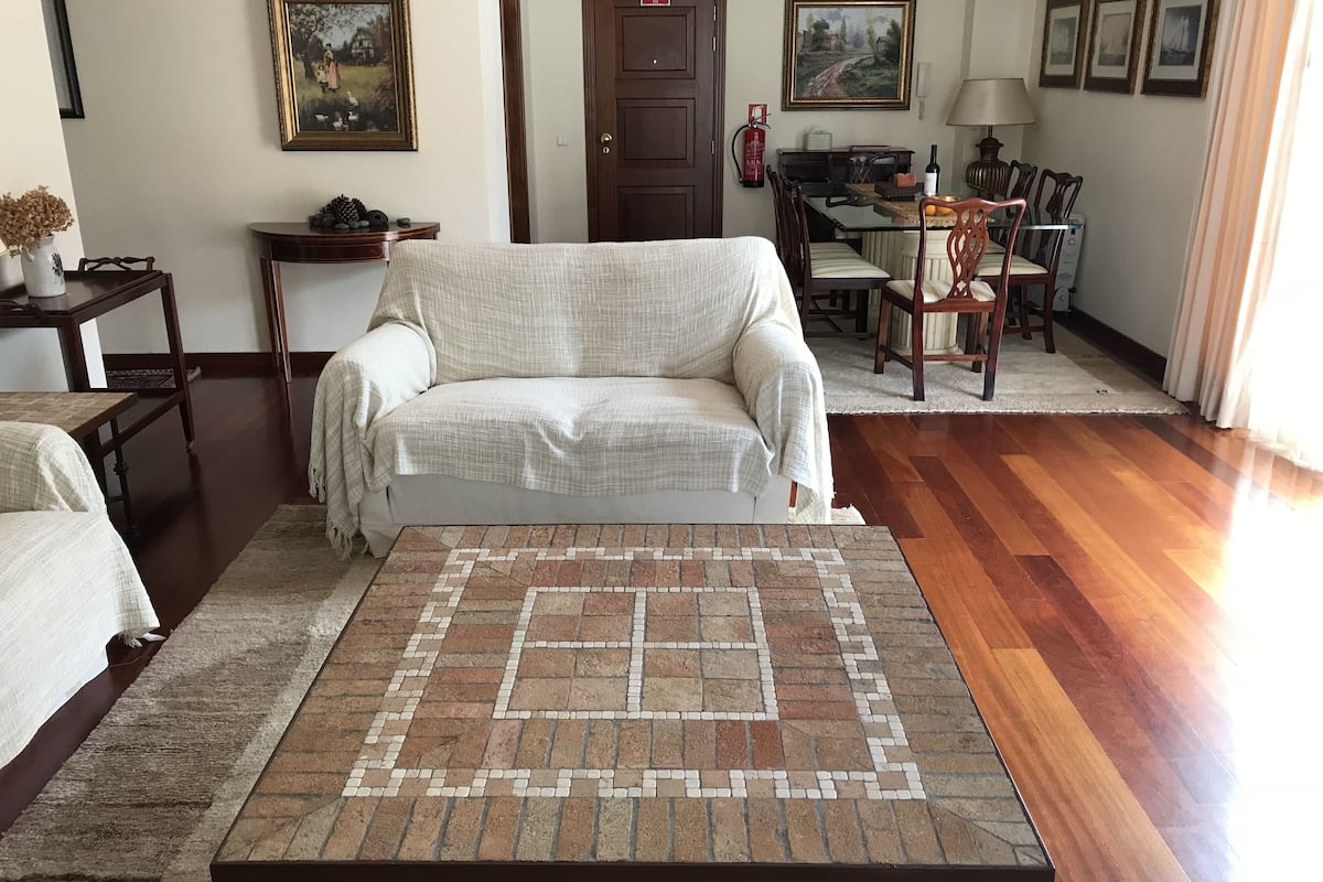 penthouse, 4 bedrooms, balcony, ocean view | living room | flat-screen tv